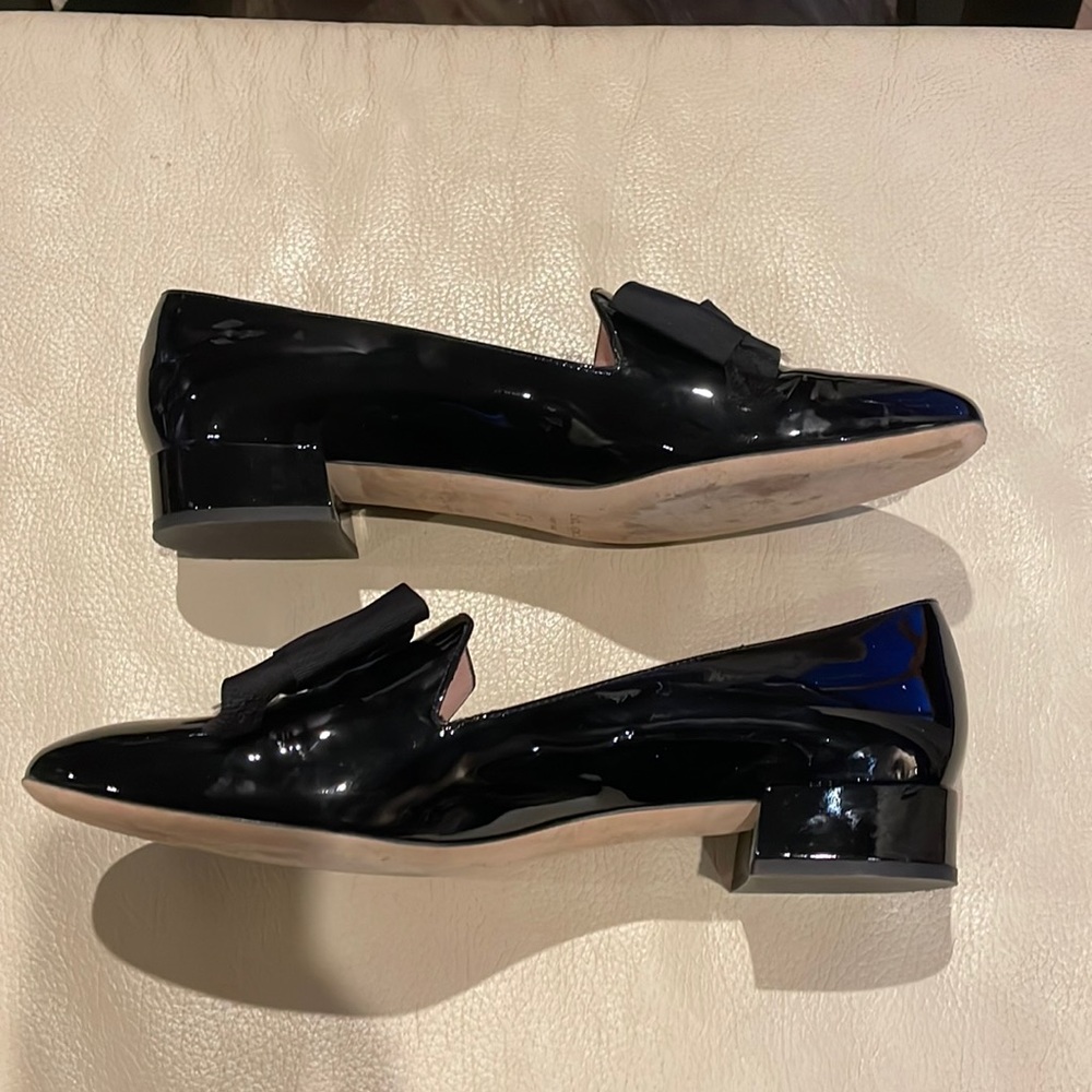 Kate Spade black patent leather shoe